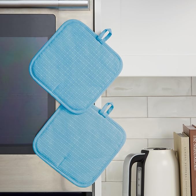 KITCHENAID Gourmet Series Gridlines Pot Holders 2-Pack Set, Heat Resistant up to 600°F, Soft Silicone Grip, Magnetic Cuff, Blue Velvet, 8"x8" - Image 5