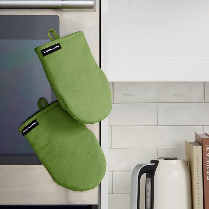 KITCHENAID Gourmet Series Gridlines Mini Oven Mitts 2-Pack Set, Heat Resistant up to 600°F, Soft Silicone Grip, Magnetic Cuff, Matcha Green, 5.5"x9" - Image 5