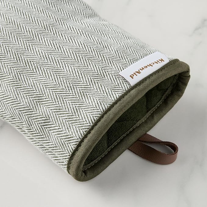KITCHENAID® Evergreen Design Series Herringbone Ribbed Soft Silicone Mini Oven Mitts 2-Pack Set, Heat Resistant up to 500°F, Flexible & Waterproof, Deep Forest Green, 5.5"x9" - Image 7