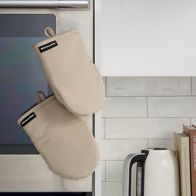KITCHENAID Gourmet Series Gridlines Mini Oven Mitts 2-Pack Set, Heat Resistant up to 600°F, Soft Silicone Grip, Magnetic Cuff, Milkshake Tan, 5.5"x9" - Image 5