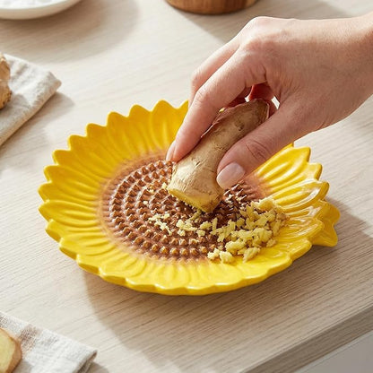 Sunflower-Shaped 2pcs Ceramic Grater Plate & Spoon Rest for Stove Top, 2-in-1 Ginger Garlic Grater with Spoon Holder, Multifunctional Kitchen Utensil Rest & Grater Dish, Farmhouse Kitchen Decor
