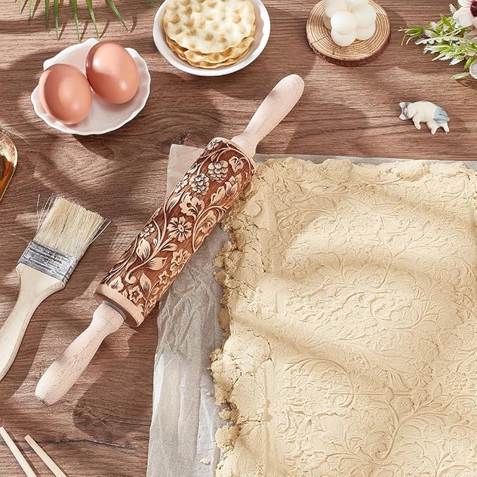 Embossed Wooden Rolling Pin Darker 3D Flower Rattan 35cm Rolling Pin for Thanksgiving Baking Biscuits DIY Kitchen Tool Baking Accessories Homemade Bakery Pastry Cookie Fondant Dough Pizza
