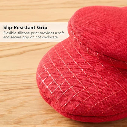 KITCHENAID Gourmet Series Gridlines Mini Oven Mitts 2-Pack Set, Heat Resistant up to 600°F, Soft Silicone Grip, Magnetic Cuff, Passion Red, 5.5"x9" - Image 7