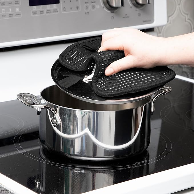 All-Clad Premium Pot Holder & Hot Pad: Heat Resistant to 500 Degrees - 100% Cotton, 10"x6.25" Hot Pad for Kitchen and Barbeque, 4-Pack, Black - Image 4