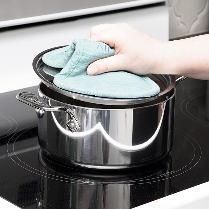All-Clad Premium Pot Holder & Hot Pad: Heat Resistant up to 500 Degrees - 100% Cotton, 10"x6.25" Hot Pad for Kitchen and Barbeque, 1-Pack, Rainfall - Image 7