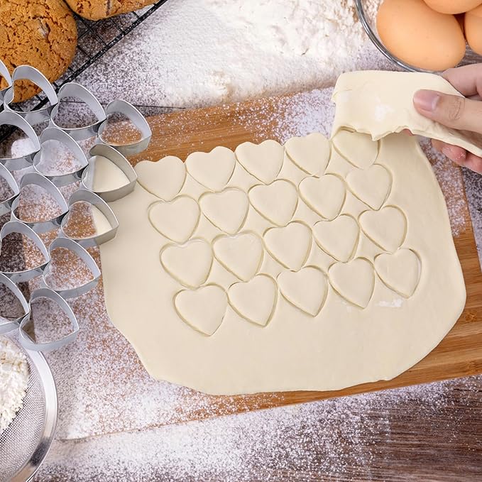 AIERSA Mini Heart Cookie Cutter, 20 Cavity 1.3 Inch Small Tiny Heart Shaped Cookie Cutters for Mother’s Day Valentine’s Day Wedding Baking, Stainless Steel
