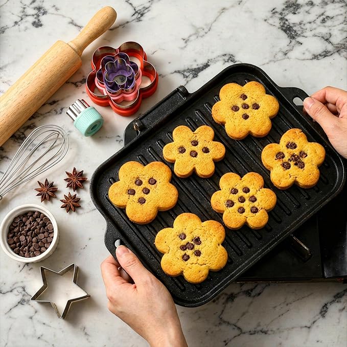 4 Pcs Flower Cookie Cutter Set, Stainless Steel Flower Biscuit Cutters, 4 Sizes Pastry Dough Cutters for Baking, Cookie Shaper for Donut English Muffin Sandwich