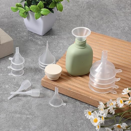 14 Pack Small Funnel Kit 3 Sizes with Droppers for Kitchen Bottles Essential Oils Capsules Pet Souvenirs Pet Souvenirs Perfume Precise Multifunctional Pouring for Garage Labs Cooking
