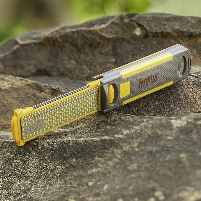 Smith's 51178 Pack-Pal 4" Diamond Combination Sharpener – Retractable 2-Sided Stone Camping Knife Sharpener – Straight & Serrated Blades - Lightweight, Compact, Handheld - Fire Starter – Hiking Tool