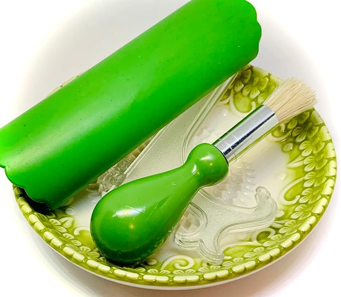 BonCera, All-in-one Premium Ceramic Garlic Grater Plate 4-Piece Set - Green Embossed Design and Style - For Garlic, Ginger, Chocolate, and more! - Comes with 5.25" Plate, Peeler, Brush, and Stand