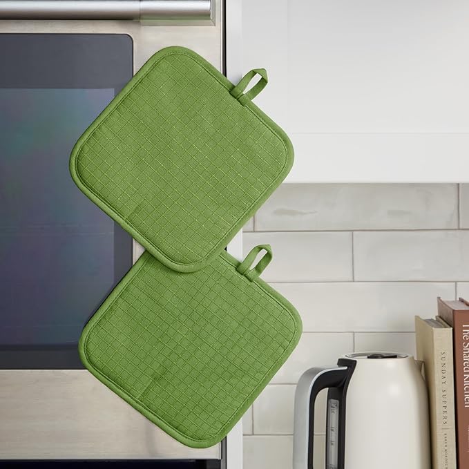 KITCHENAID Gourmet Series Gridlines Pot Holders 2-Pack Set, Heat Resistant up to 600°F, Soft Silicone Grip, Magnetic Cuff, Matcha Green, 8"x8" - Image 5