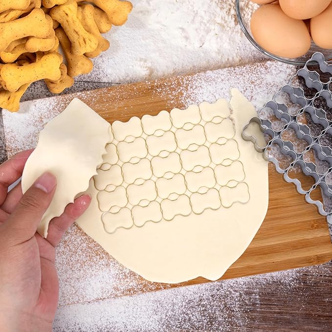 AIERSA Dog Bone Cookie Cutter,25 Cavity Small Dog Bone Cookie Cutters for Treats,Dog Treat Cookie Cutters for Baking,Dog Biscuit Cookie Cutter,Dog Bone Shaped Cookie Cutter,Mini Dog Bone Cookie Cutter