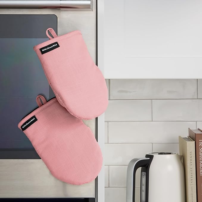 KITCHENAID Gourmet Series Gridlines Mini Oven Mitts 2-Pack Set, Heat Resistant up to 600°F, Soft Silicone Grip, Magnetic Cuff, Dried Rose, 5.5"x9" - Image 5
