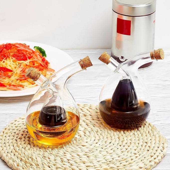 Suclain 2 Pcs Oil and Vinegar Dispenser, 2 in 1 Glass Olive Oil and Vinegar Cruet Dispenser Bottle, Olive Soy Sauce Dispenser Double Pourer Spout, Kitchen Cooking Container(Classic)