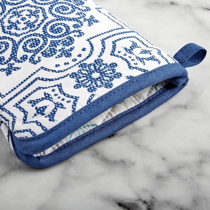 Martha Stewart Strie Medallion Oven Mitt 2-Pack Set, Navy Blue, 7"x13" - Image 3