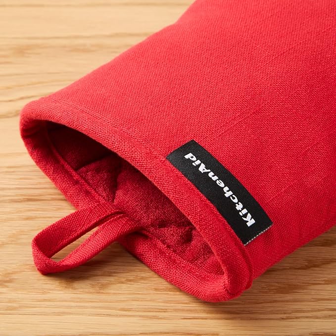 KITCHENAID Gourmet Series Gridlines Mini Oven Mitts 2-Pack Set, Heat Resistant up to 600°F, Soft Silicone Grip, Magnetic Cuff, Passion Red, 5.5"x9" - Image 4