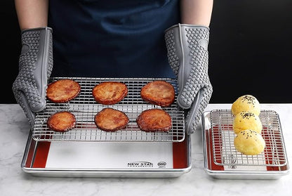New Star Foodservice 1028768 Commercial-Grade Bun Pan/Baking Sheet, Baking Mat, Cooling Rack Combo, 1/8 and 1/4 Sizes Each