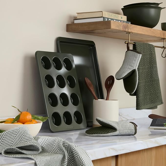 KITCHENAID® Evergreen Design Series Herringbone Ribbed Soft Silicone Mini Oven Mitts 2-Pack Set, Heat Resistant up to 500°F, Flexible & Waterproof, Deep Forest Green, 5.5"x9" - Image 2
