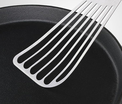 New Star Foodservice 43068 Wood Handle Fish Spatula, 6.5" Blade, Silver - Image 6