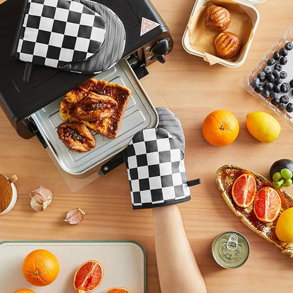 Ohocut Checkered Mini Oven Mitts Heat Resistant, Vintage Retro Black and White Checkerboard Mini Silicone Oven Mitts Cute, Non-Slip Small Short Kitchen Oven Gloves Set of 2