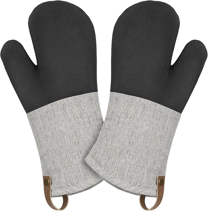 Cuisinart Heritage Kitchen Oven Mitts – Heat-Resistant Kitchen Mitts for Oven with Non-Slip Neoprene Palm, Long Cuff, and Cotton Filling – Durable Oven Gloves for Cooking, Baking, & Grilling - Image 8