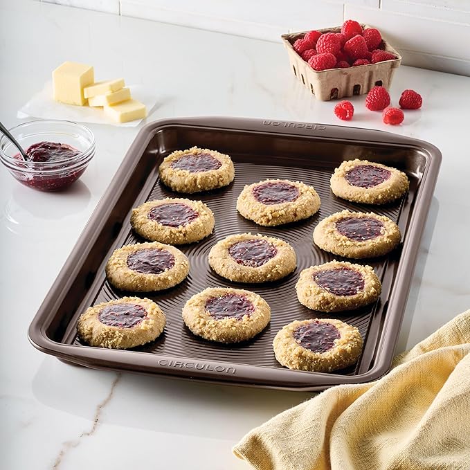Circulon Nonstick Bakeware, Nonstick Cookie Sheet / Baking Sheet - 10 Inch x 15 Inch, Chocolate Brown - Image 7