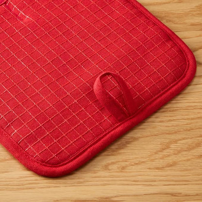 KITCHENAID Gourmet Series Gridlines Pot Holders 2-Pack Set, Heat Resistant up to 600°F, Soft Silicone Grip, Magnetic Cuff, Passion Red, 8"x8" - Image 4