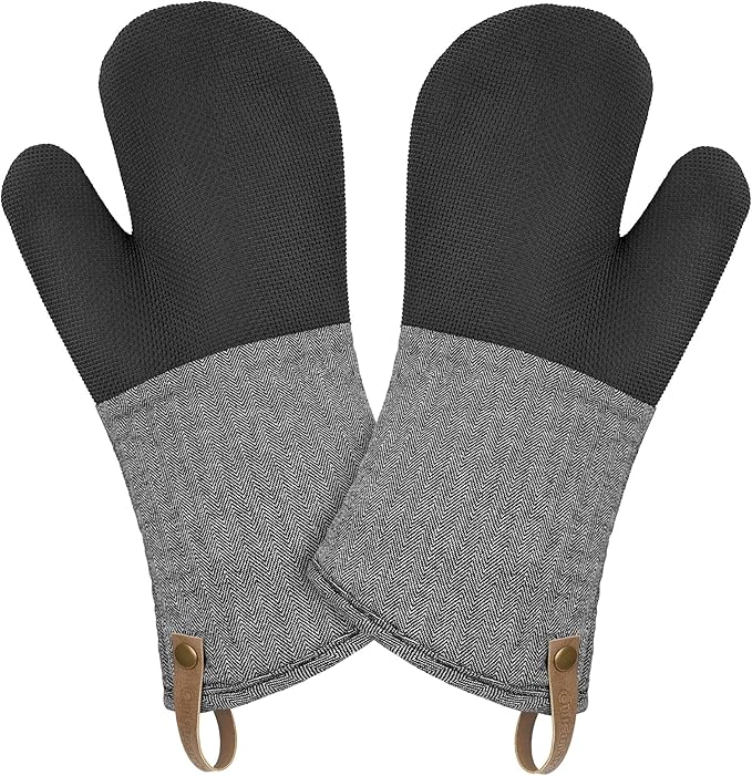 Cuisinart Heritage Kitchen Oven Mitts – Heat-Resistant Kitchen Mitts for Oven with Non-Slip Neoprene Palm, Long Cuff, and Cotton Filling – Durable Oven Gloves for Cooking, Baking, & Grilling - Image 8