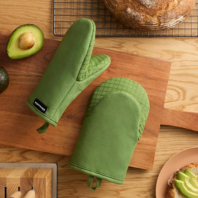 KITCHENAID Gourmet Series Gridlines Mini Oven Mitts 2-Pack Set, Heat Resistant up to 600°F, Soft Silicone Grip, Magnetic Cuff, Matcha Green, 5.5"x9" - Image 2