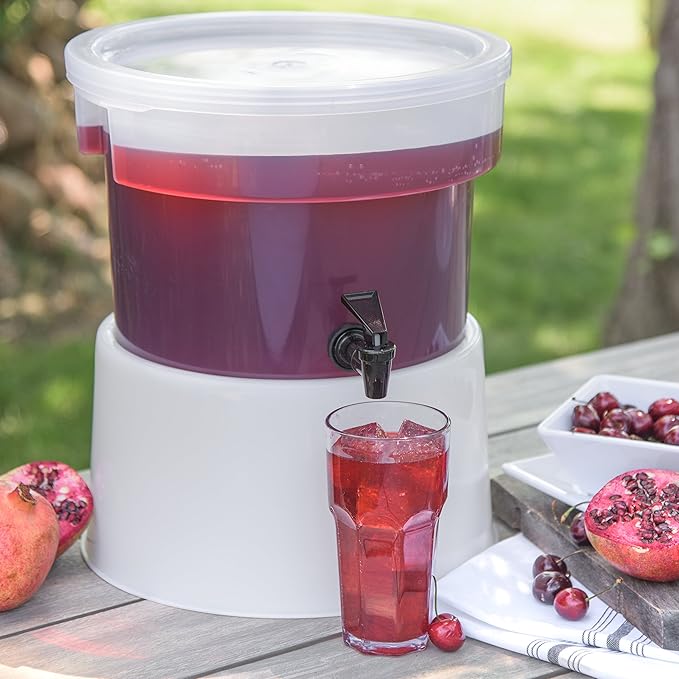 Carlisle FoodService Products Round Beverage Dispenser Drink Dispenser with Spigot for Catering, Plastic, 3 Gallons, Clear - Image 5