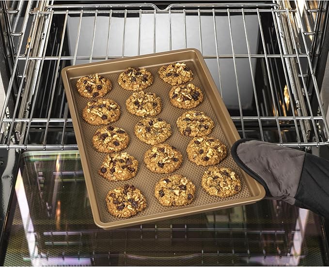 GoodCook BestBake Nonstick Textured Carbon Steel Cookie Sheet, 11" x 17", Large Baking Sheet, Even Heating, Scratch-Resistant, Non-Toxic, Durable, Ideal for Baking and Sheet Pan Dinners - Image 6