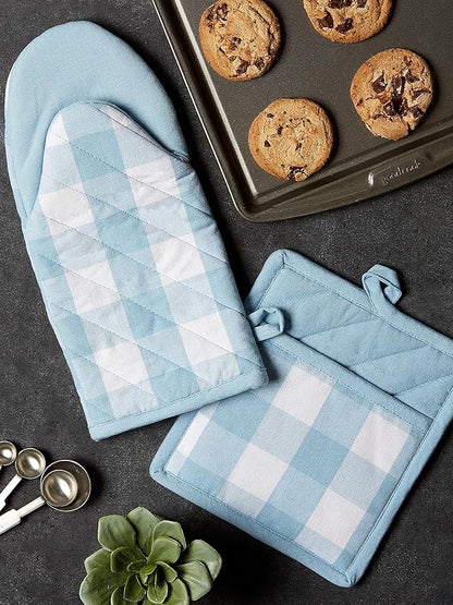 DII Buffalo Check Kitchen Collection, Classic Farmhouse Kitchen Set, Potholder & Oven Mitt, White & Light Blue, 2 Piece